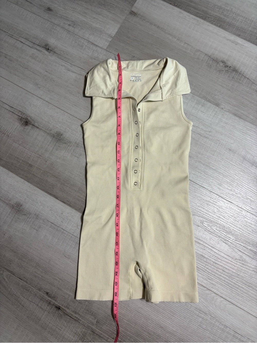OQQ Ribbed Collared Bodysuit Snap Front Cream Small - Picture 6 of 9